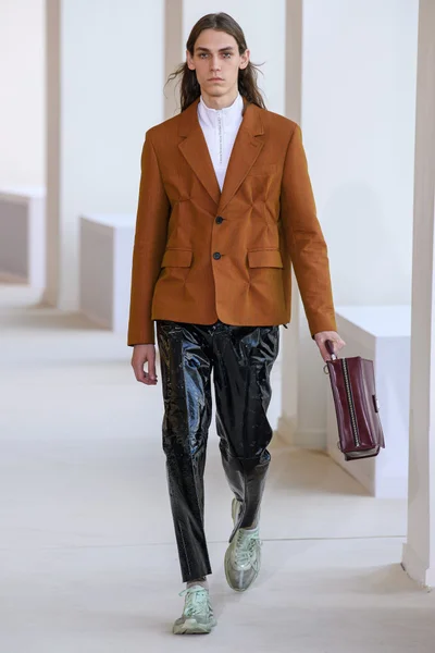 Look 20